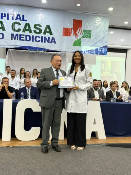 Os internos de Medicina do Hospital Santa Casa da Amazônia foram homenageados por várias autoridades na última sexta-feira, 11