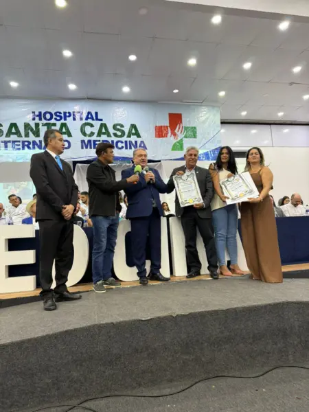 Os internos de Medicina do Hospital Santa Casa da Amazônia foram homenageados por várias autoridades na última sexta-feira, 11