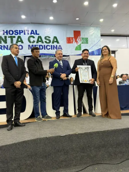 Os internos de Medicina do Hospital Santa Casa da Amazônia foram homenageados por várias autoridades na última sexta-feira, 11