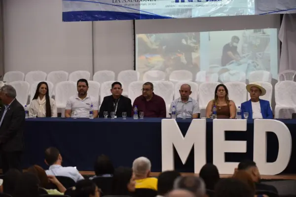 Os internos de Medicina do Hospital Santa Casa da Amazônia foram homenageados por várias autoridades na última sexta-feira, 11