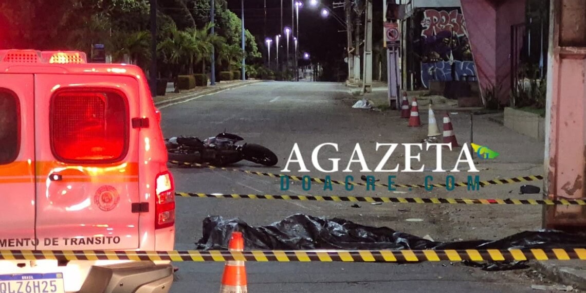 Motociclista colide com poste e morre na Avenida Antônio da Rocha Viana, em Rio Branco