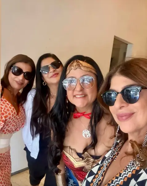 Zayra Ayache celebrou seu aniversário com uma deliciosa feijoada e muita alegria vestida de Mulher Maravilha. Veja mais na coluna Beth News