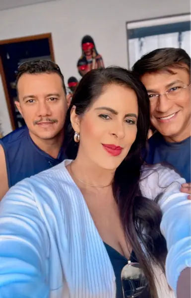 Zayra Ayache celebrou seu aniversário com uma deliciosa feijoada e muita alegria vestida de Mulher Maravilha. Veja mais na coluna Beth News