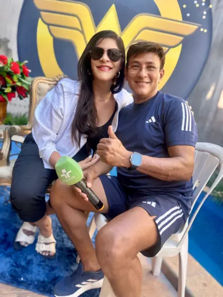 Zayra Ayache celebrou seu aniversário com uma deliciosa feijoada e muita alegria vestida de Mulher Maravilha. Veja mais na coluna Beth News