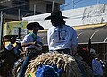 FOTOS: Público começa a lotar a Gameleira para a saída da Cavalgada da Expoacre neste sábado