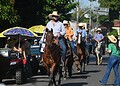 FOTOS: Público começa a lotar a Gameleira para a saída da Cavalgada da Expoacre neste sábado