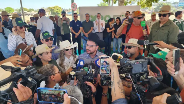 Gladson abre a Cavalgada e destaca importância da festa para o Acre: ‘cada ano com mais sucesso’; FOTOS
