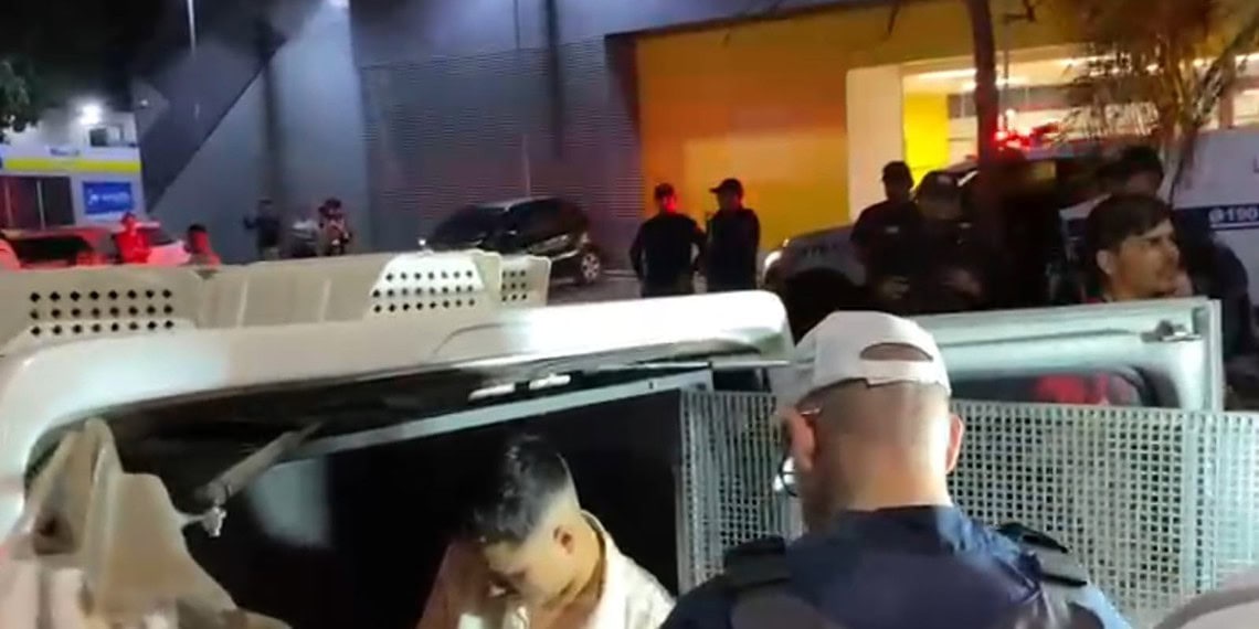 Militar do Exército embriagado atropela quatro mulheres em Rio Branco e tenta fugir após acidente