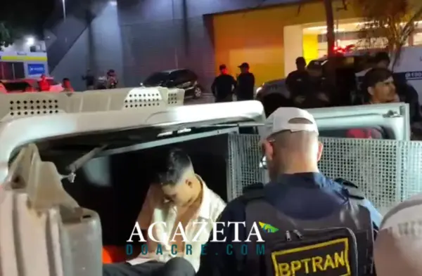 Militar do Exército embriagado atropela quatro mulheres em Rio Branco e tenta fugir após acidente
