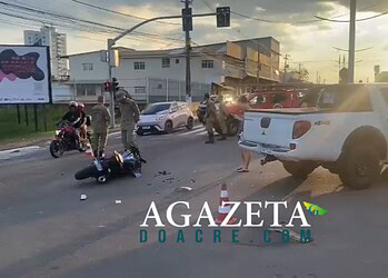 Motociclista de 18 anos fica ferido após colisão com caminhonete em cruzamento movimentado de Rio Branco