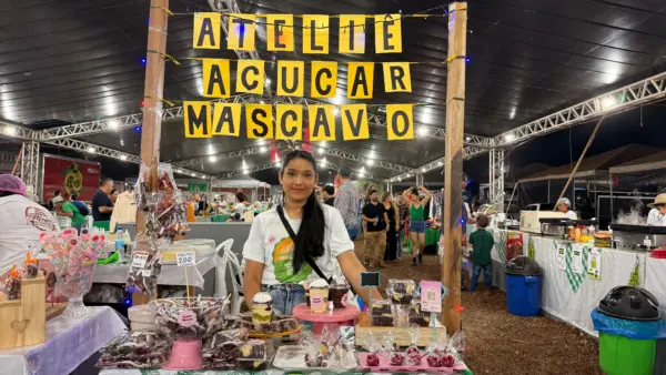 Na Expoacre, empreendedora fatura mais de R$ 2 mil com morangos do amor: 'sucesso total'