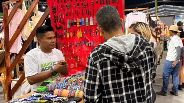 Estandes e pequenos negócios sustentáveis provam que Expoacre é mais que agro; VÍDEO