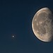 Marte e a Lua, lado a lado. — Foto: Urânia Planetário