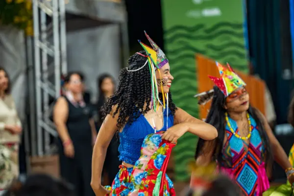 Acre estreia no maior festival de folclore do Brasil com o Jabuti Bumbá, símbolo da resistência amazônica