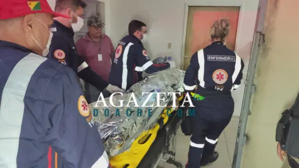 Ciclista sofre traumatismo craniano e fica gravemente ferido após colisão com caminhonete em Rio Branco