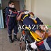 Motocicleta colide com carro e casal fica ferido no bairro Aviário