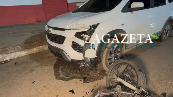 Manobra irregular provoca acidente entre motociclistas e causa danos a carro novo em Rio Branco