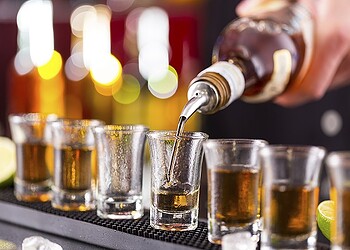 Restaurante no Acre se posiciona em relação a casos de intoxicação por metanol: 'qualidade é compromisso inegociável'