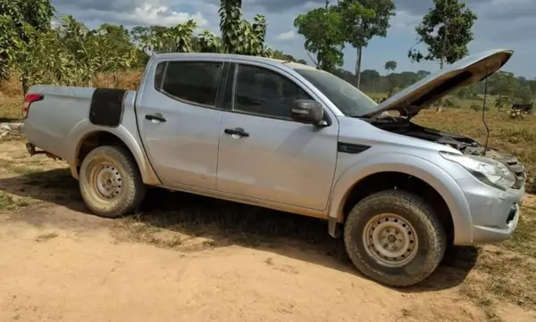 Caminhonete furtada em Rio Branco é recuperada durante operação na BR-364