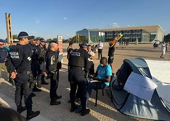 Deputado Helio Lopes quis acampar na Praça dos Três Poderes. — Foto: Divulgação