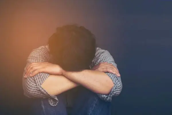 Depressão masculina: psiquiatra lista 5 dicas para lidar com as emoções