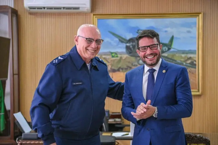 Gladson confirma retorno da Esquadrilha da Fumaça ao Acre em 2026