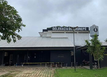 Mulher é presa após abusar do próprio filho de apenas cinco anos