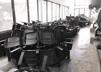 Lote de cadeiras disponível. Foto: cedida