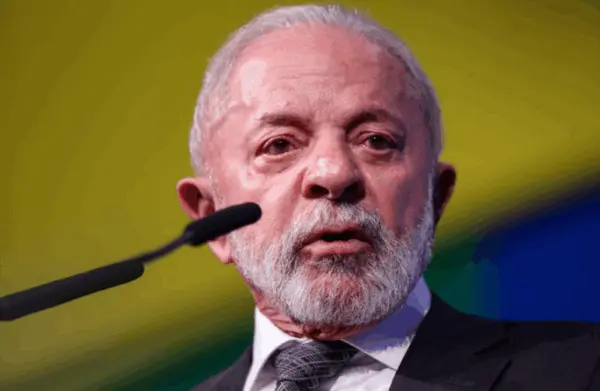 A poucos dias do tarifaço, Lula volta a pedir diálogo com Trump