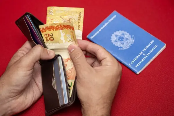Caixa libera R$ 13,3 milhões em abono salarial para trabalhadores do Acre no 4º lote