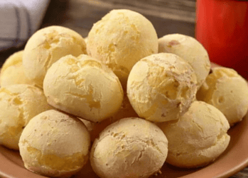Menina comeu pães de queijo e bolo antes de passar mal - (crédito: depositphotos.com / MKPK)