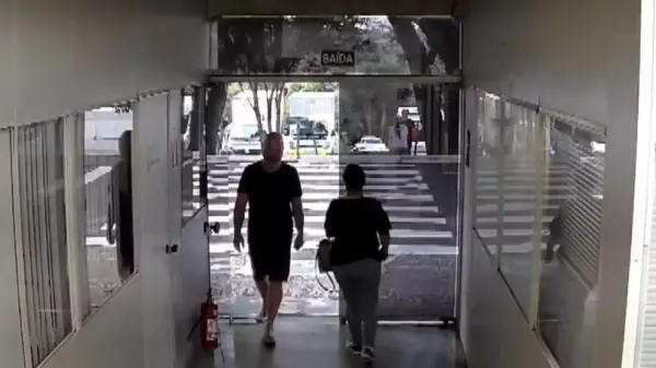 Servidor público passa quase dois anos indo a prefeitura só para bater ponto e ir embora sem trabalhar