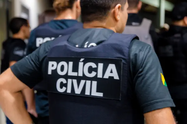Homem vítima de violência em relação homoafetiva consegue medida protetiva no Acre