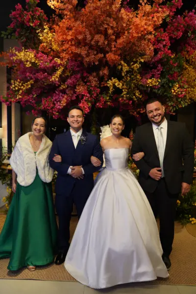No dia 20 de junho, a Capela da Catedral Santo Antônio, em Chapecó foi o cenário para a união de Flaviane Stedille e João Paulo Bittar, Veja mais na coluna Giu Evangelista