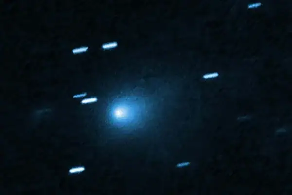 Cometa interestelar intriga astrônomos com comportamento incomum rumo ao Sol