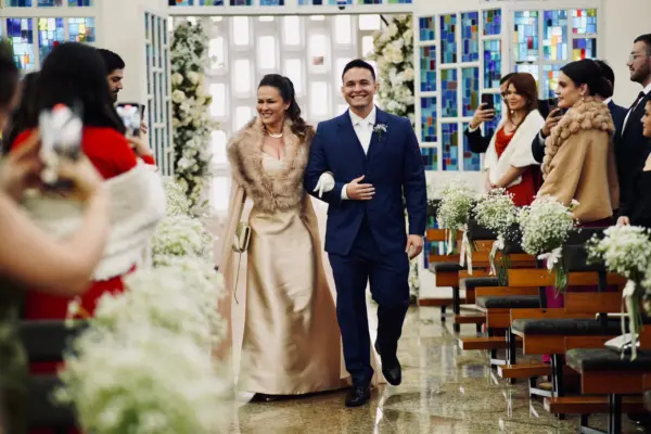 No dia 20 de junho, a Capela da Catedral Santo Antônio, em Chapecó foi o cenário para a união de Flaviane Stedille e João Paulo Bittar, Veja mais na coluna Giu Evangelista