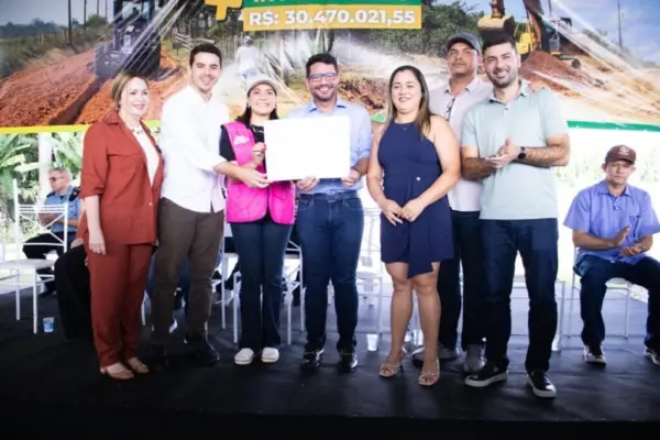 Gladson assina ordens de serviço no Juruá; obras somam mais de R$ 30 milhões