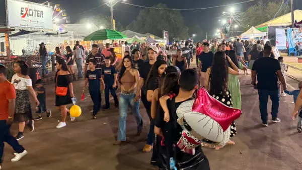 Mulher dá à luz em frente ao portão da Expoacre durante a noite de quinta-feira, em Rio Branco