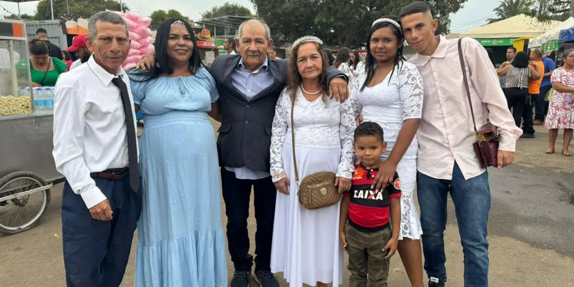 Três gerações da mesma família dizem “sim” no casamento coletivo da Expoacre