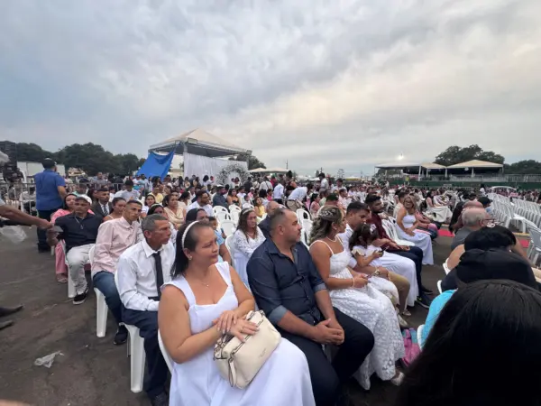 Três gerações da mesma família dizem “sim” no casamento coletivo da Expoacre