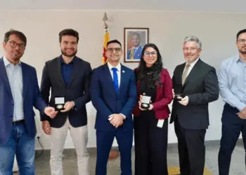 Representantes da Embaixada dos Estados Unidos e da Repac foram homenageados com a Medalha do Mérito da Segurança Pública. Foto: Wesley Moraes/Repac