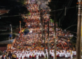 FOTOS: Milhares de fiéis acompanham procissão do Novenário de Nossa Senhora da Glória em Cruzeiro do Sul