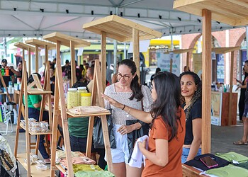 Feira do Empreendedor fortalece pequenos negócios durante o Novenário em Cruzeiro do Sul