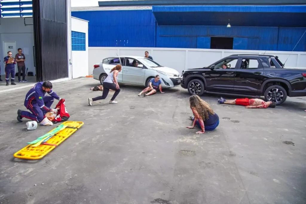 Samu faz simulação de acidente com múltiplas vítimas em Cruzeiro do Sul; veja fotos 2 Samu faz simulação de acidente com múltiplas vítimas em Cruzeiro do Sul; veja fotos