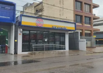 Padrão elétrico da sorveteria Chiquinho pega fogo e assusta funcionários e moradores no Bosque