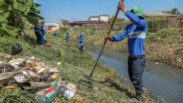 Rio Branco intensifica limpeza e desobstrução de córregos na Baixada