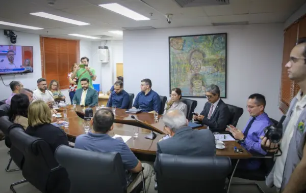Em reunião com deputados e sindicatos, governo diz que PCCR da Saúde fica pronto em setembro