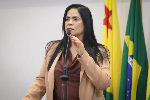 Maria Antônia cobra instalação de agências da Caixa em Mâncio Lima e Rodrigues Alves