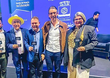 Rio Branco recebe prêmio nacional por programa que melhora ensino e aproxima famílias da escola