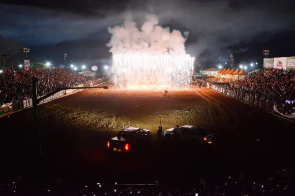 Peão de Rondônia vence final do rodeio da Expoacre 2025 e garante vaga no Rodeio de Barretos